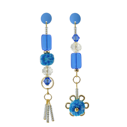 charm'd daisy chain in sky blue