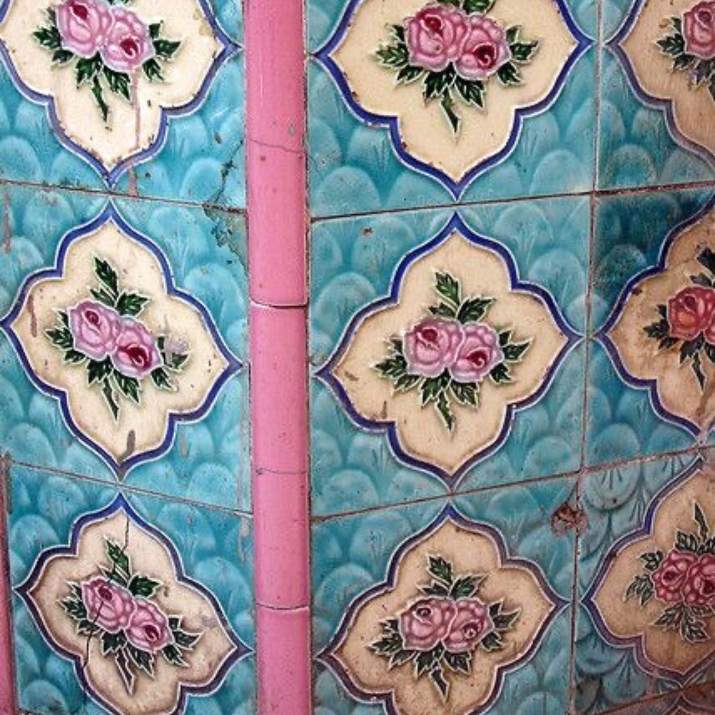 pom'd gold hoops in sèvres