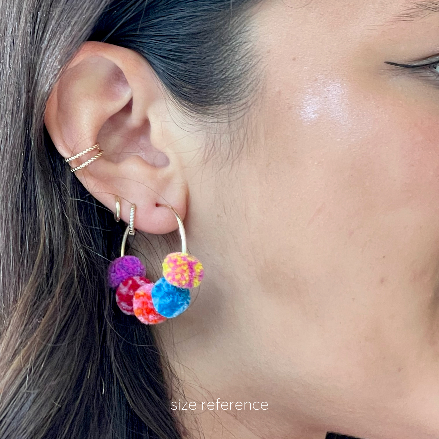 pom'd gold hoops in arcoíris