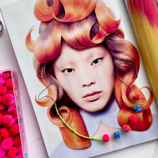 pom'd necklace in pow