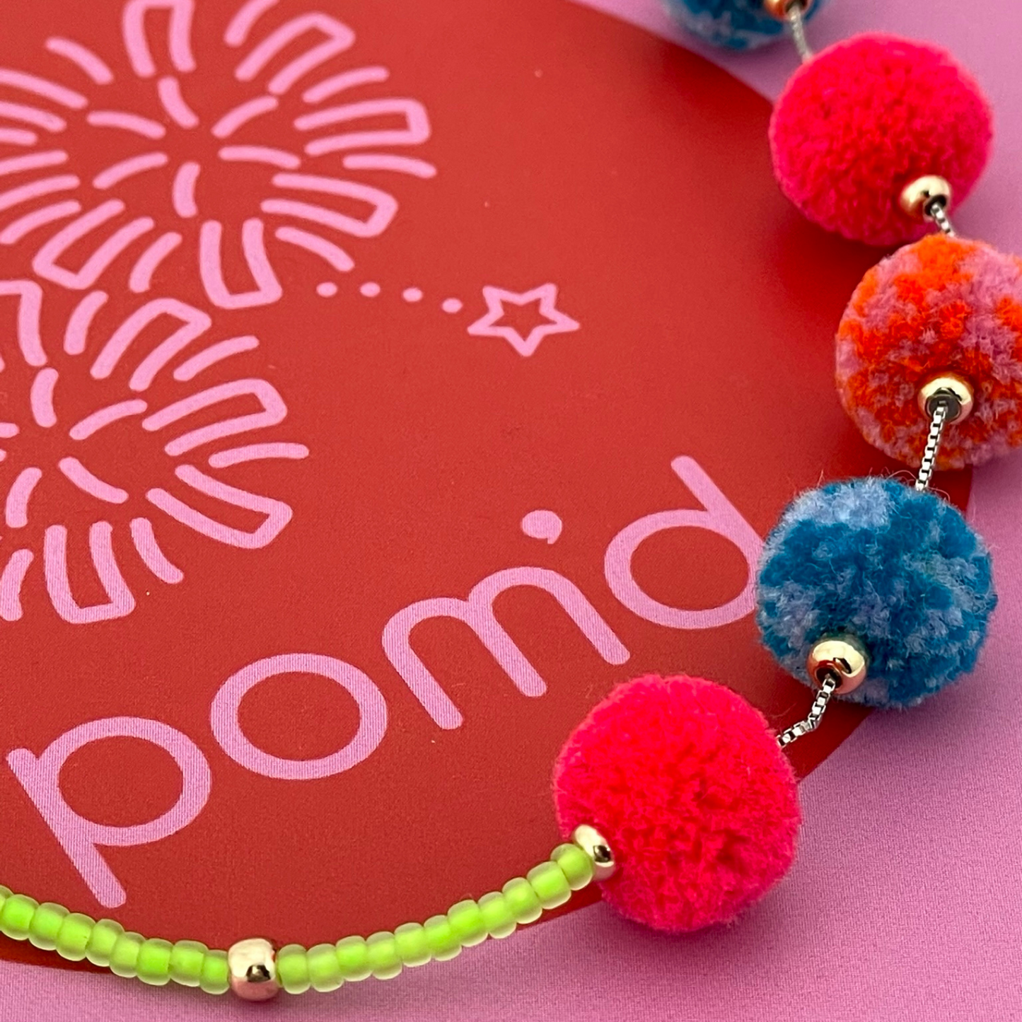 pom'd necklace in pow