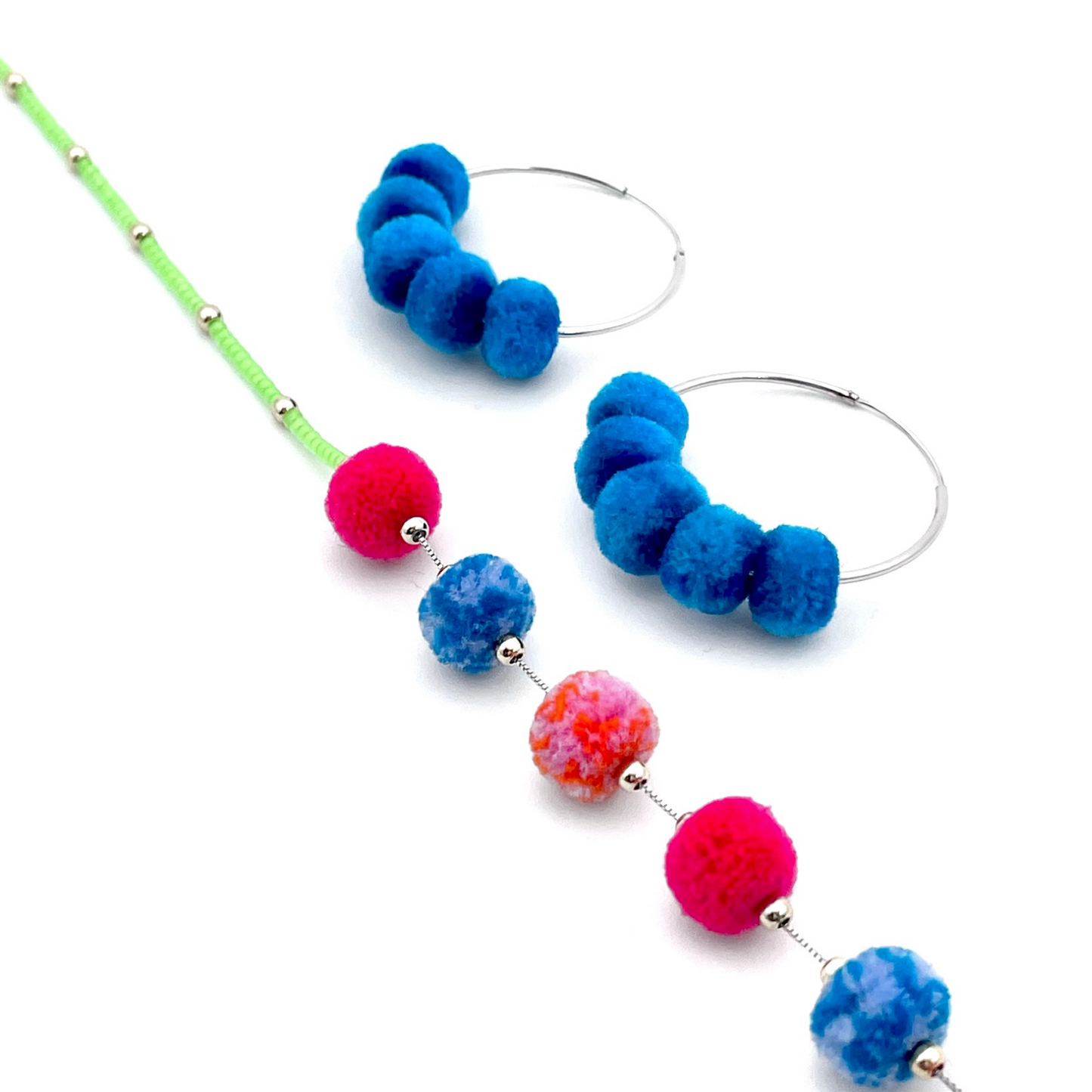 pom'd necklace in pow