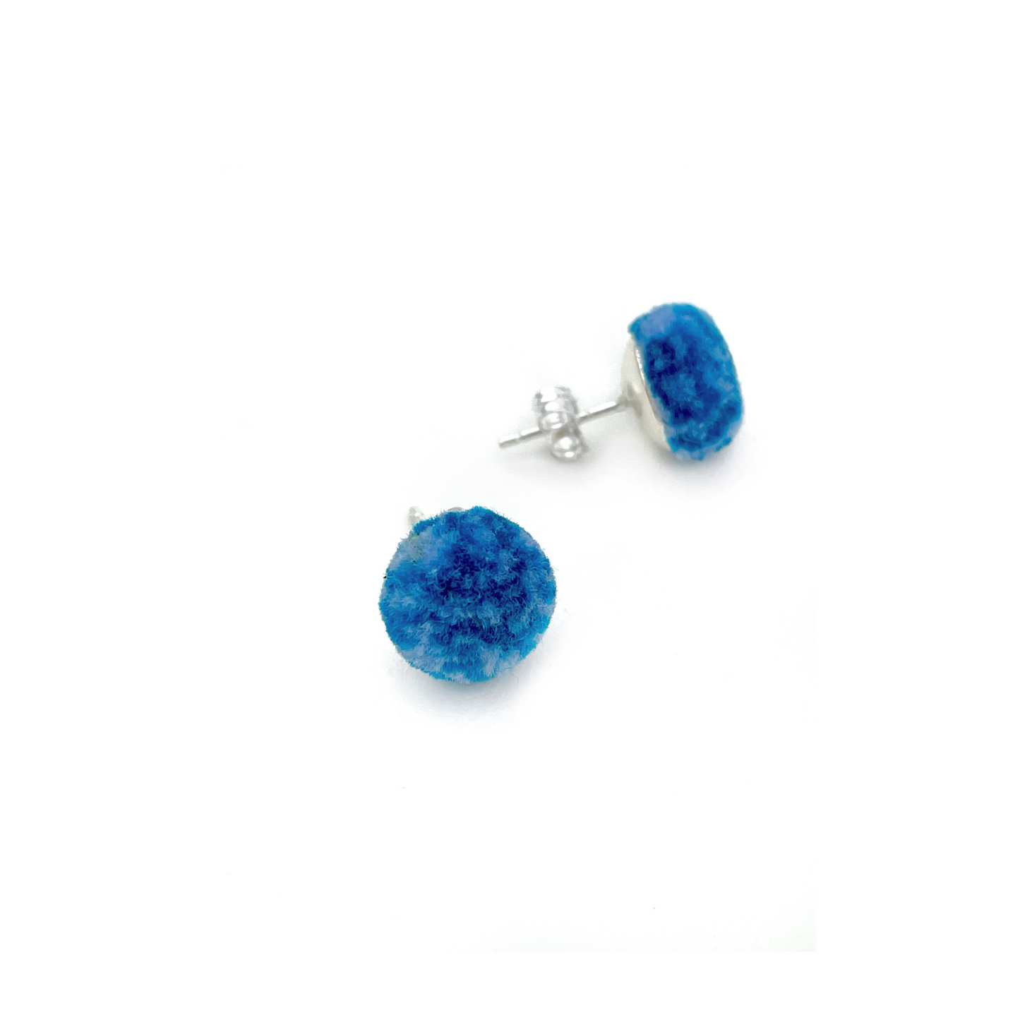 pom'd silver studs in sky blue