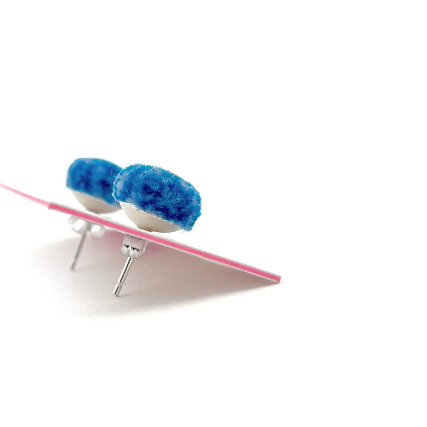 pom'd silver studs in sky blue